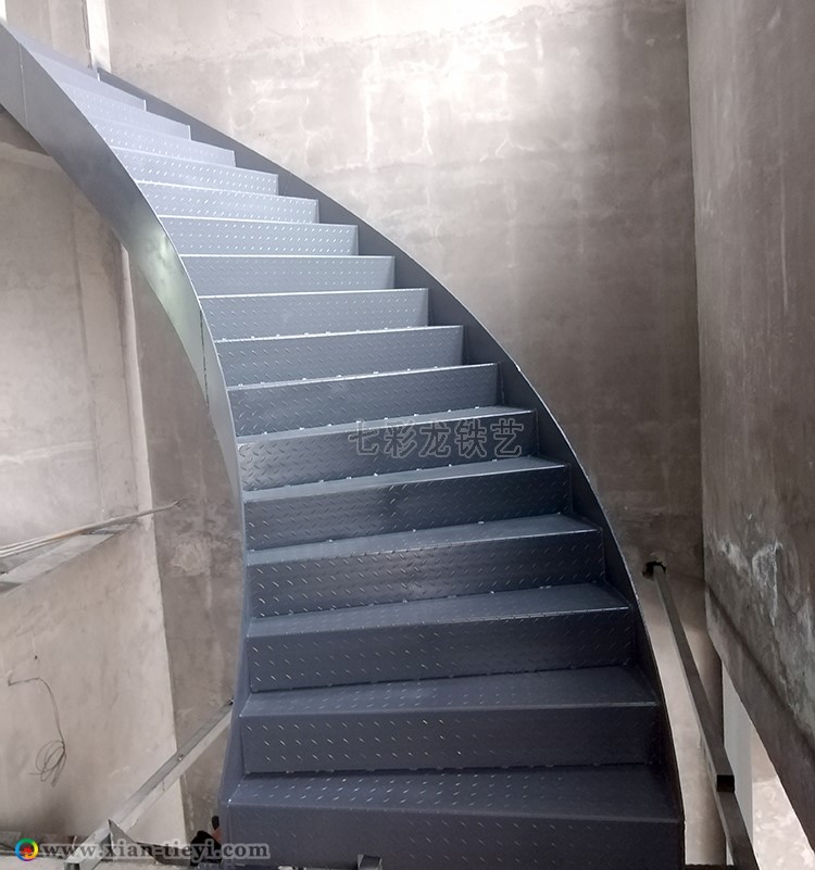 杨圪塔村自建房钢结构板式楼梯