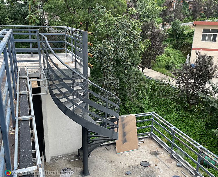 涧山中柱旋转楼梯_5