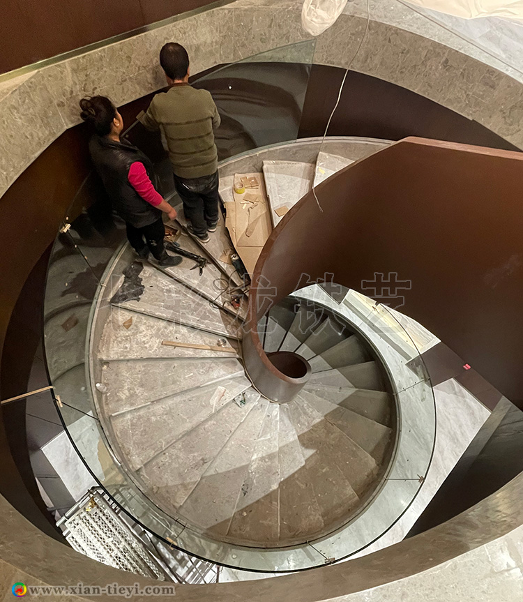招商央玺玻璃护栏旋转楼梯_4