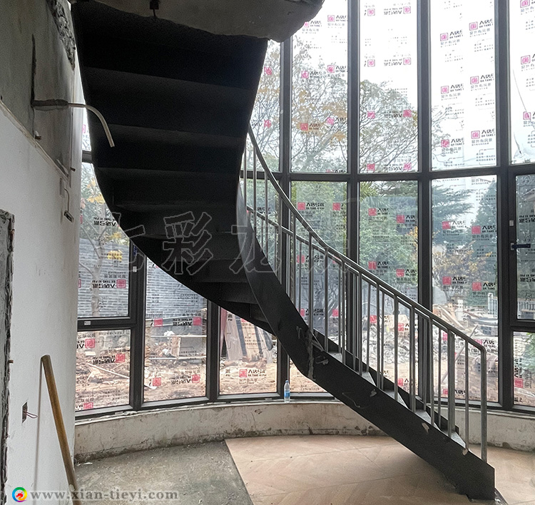 麓鸣园钢结构弧形楼梯_2