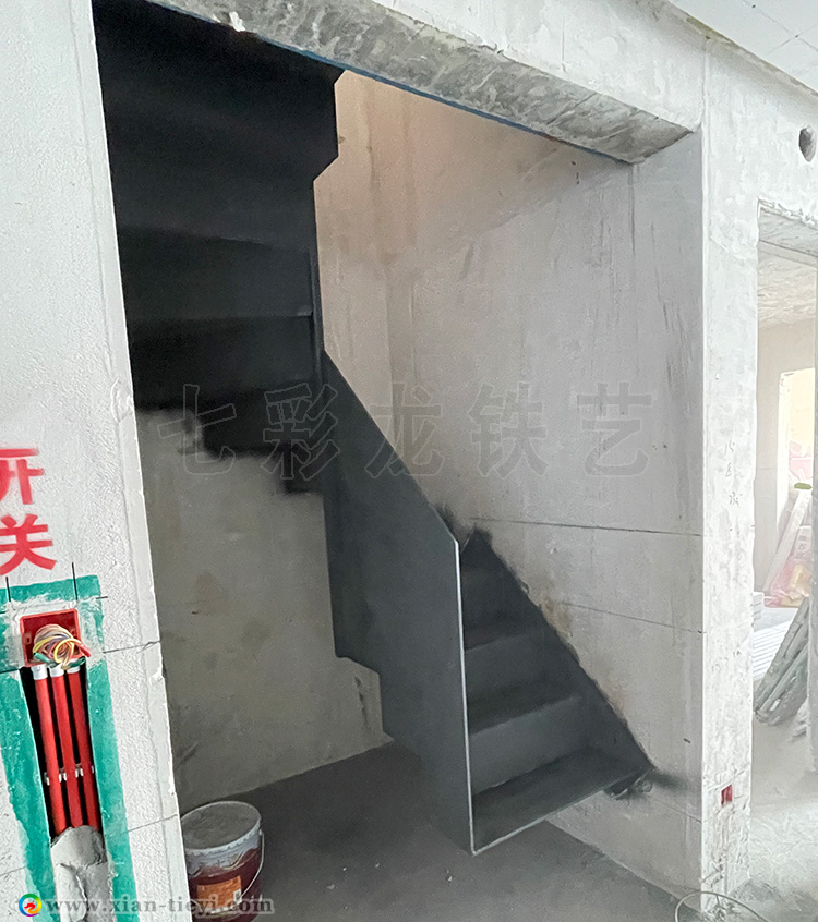 璀璨倾城钢楼梯_1