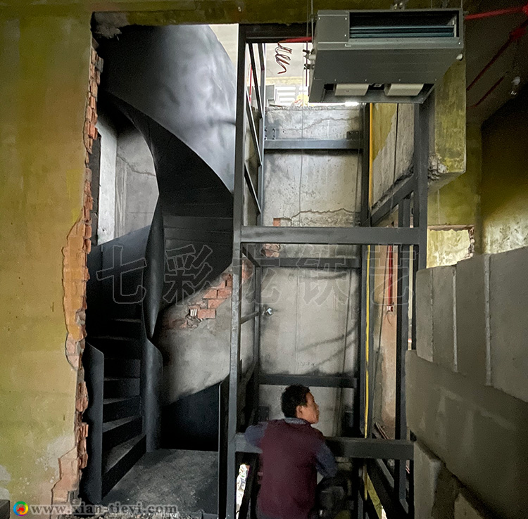 天字壹号高栏板钢构旋梯_1