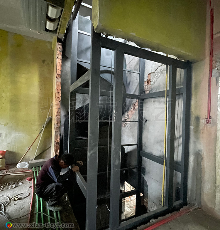 天字壹号高栏板钢构旋梯_3