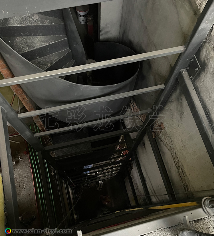 天字壹号高栏板钢构旋梯_4