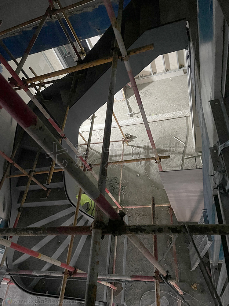 华润玺宸上院样板间钢结构楼梯_4