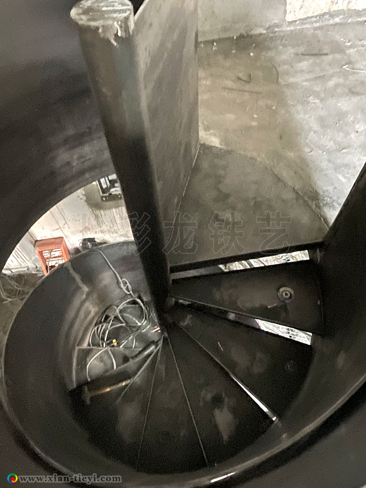谷间设计工作室旋转楼梯_4
